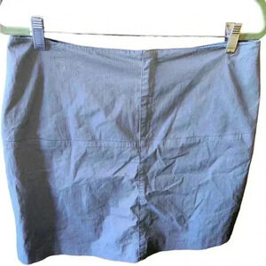 Banana Republic size 12 sea foam green stretch skirt. Lined, no pockets. Sporty.